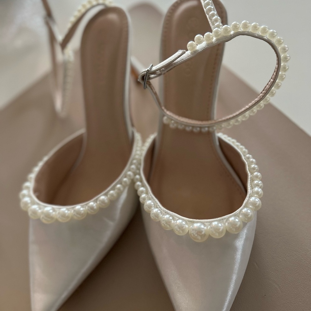 COPY - Elegant White Pearl-Embellished Heels size 10 - Picture 2 of 7